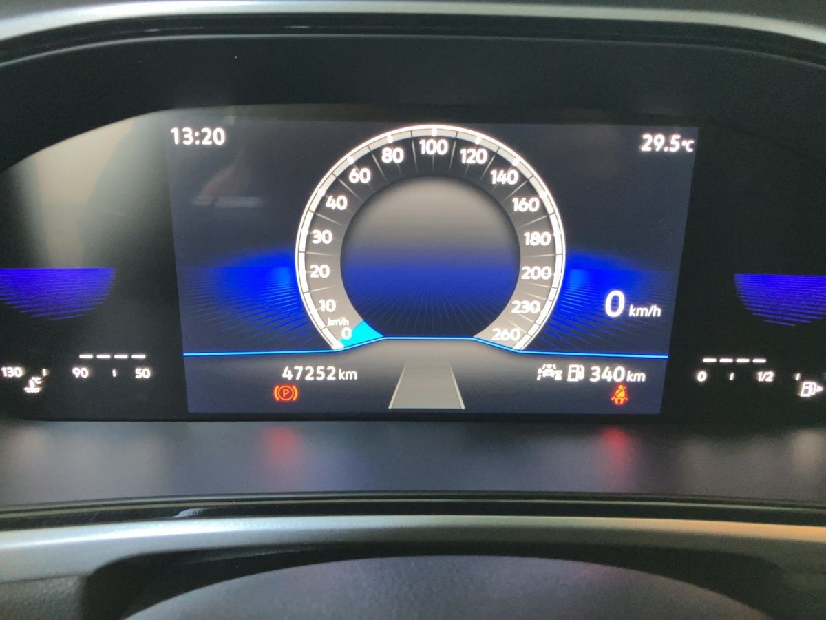 Volkswagen T-ROC 1.0 TSI LIFE - Samsaru's Car Outlet