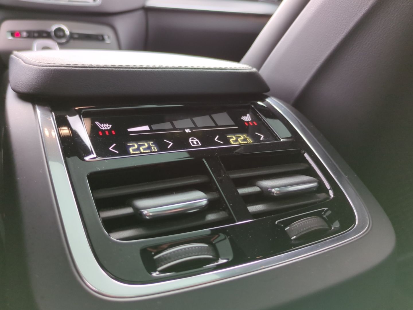 Volvo XC90 Plus Bright Recharge Plug-In Hybrid AWD 7-S