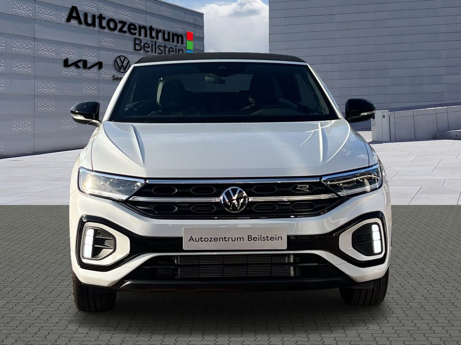 Volkswagen T-Roc R-Line - Samsaru's Car Outlet
