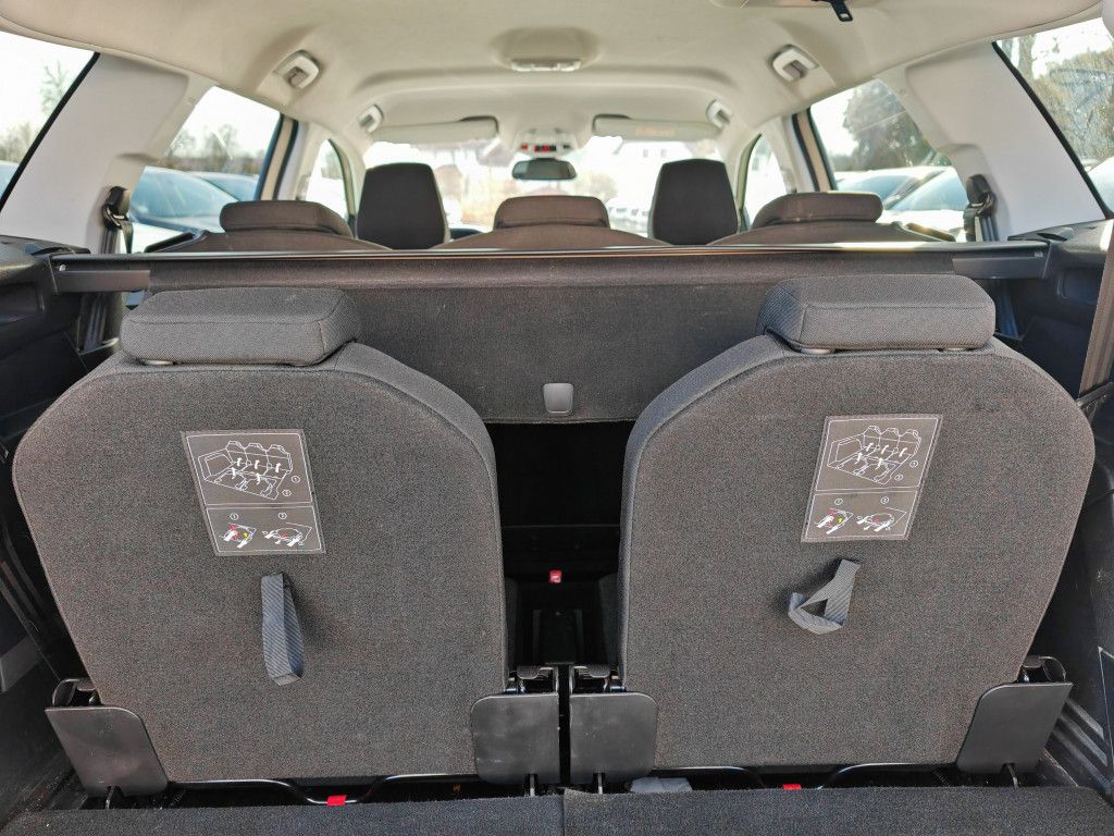 Peugeot 5008 PureTech 130 EAT8 - Samsaru's Car Outlet