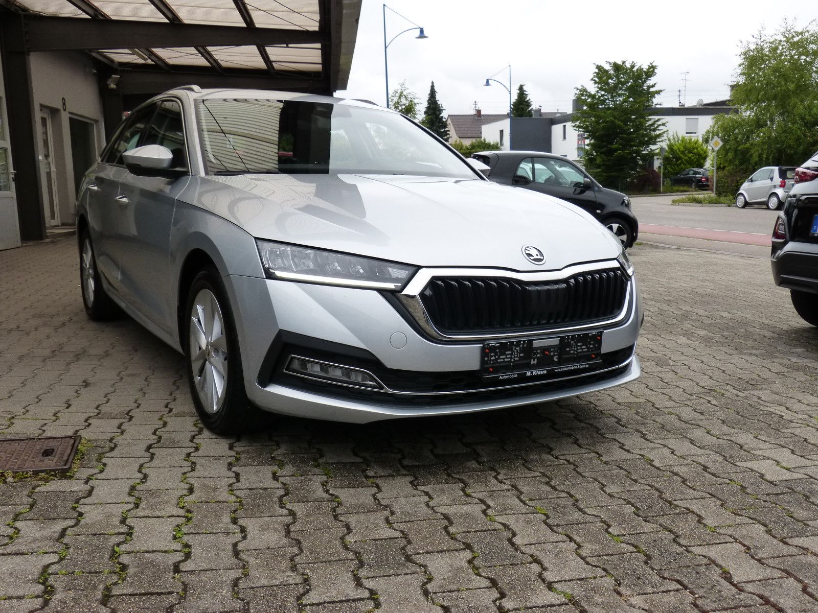 Skoda Octavia Combi Style DSG - Samsaru's Car Outlet