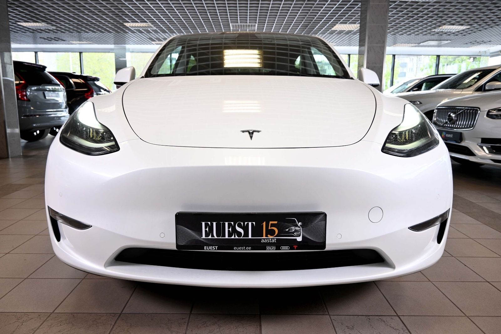 Tesla Model Y PERFORMANCE Dual AWD Long range