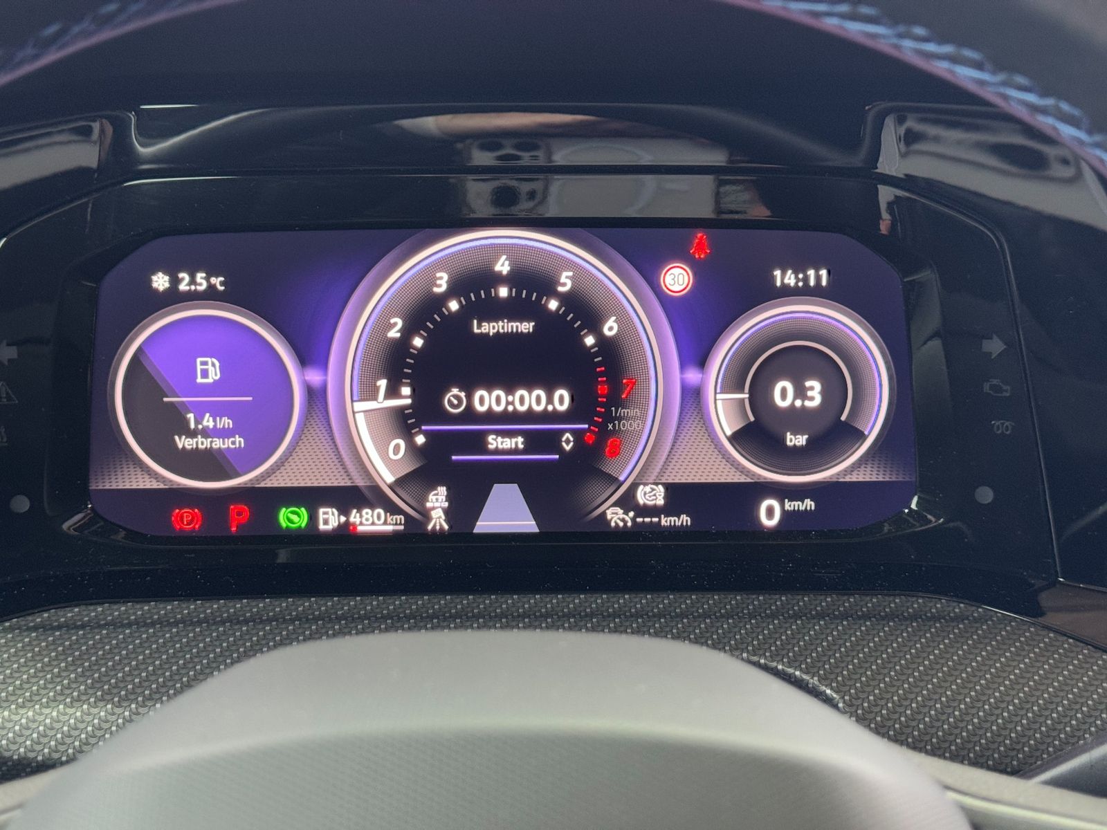 Volkswagen Golf VIII R 2.0 TSI DSG - Samsaru's Car Outlet