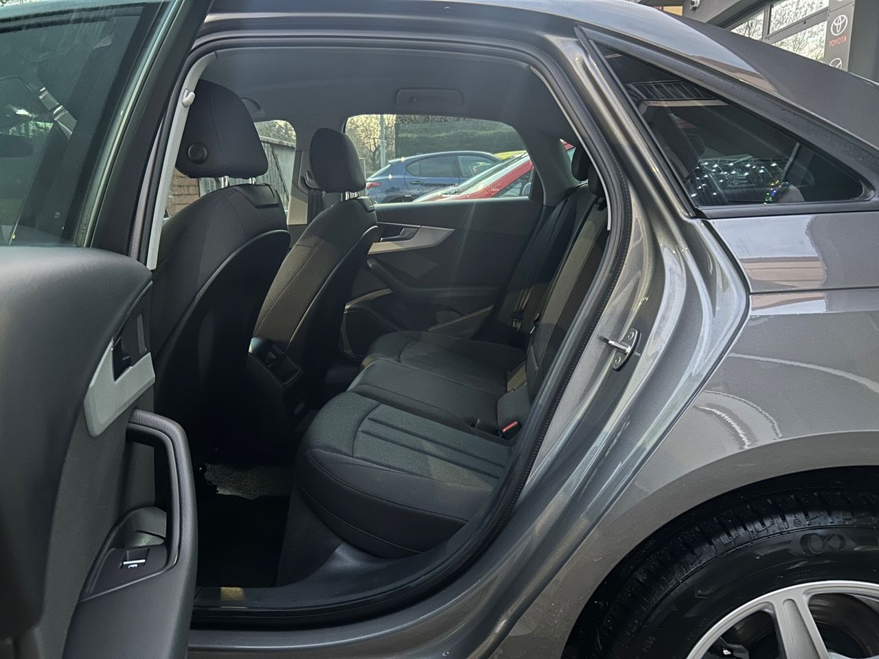 Audi A4 30 TDI S tronic Business Advanced - Samsaru's Car Outlet