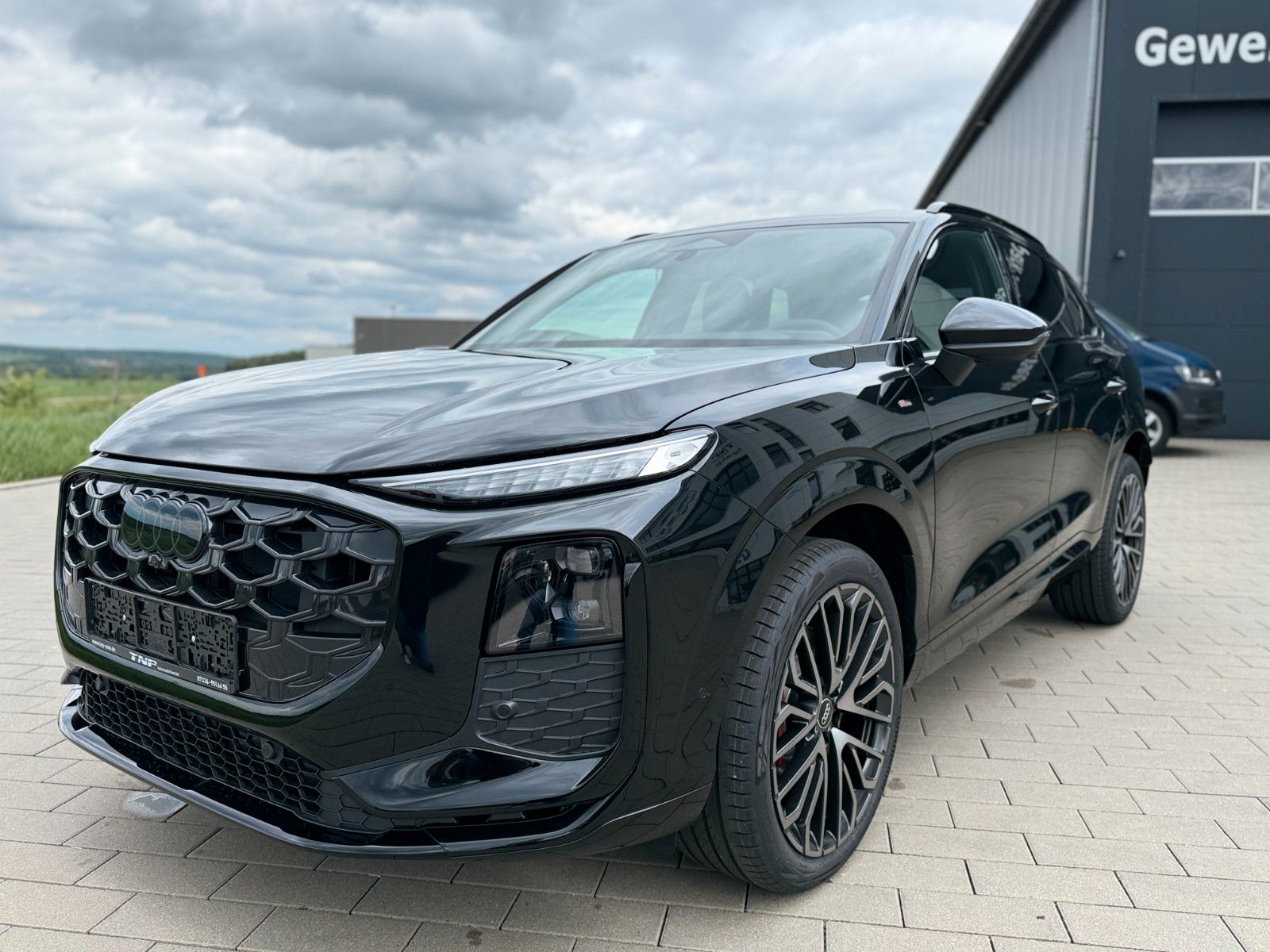 Audi Q3 TFSI S-line S tronic+AHK+PANO+SONOS+