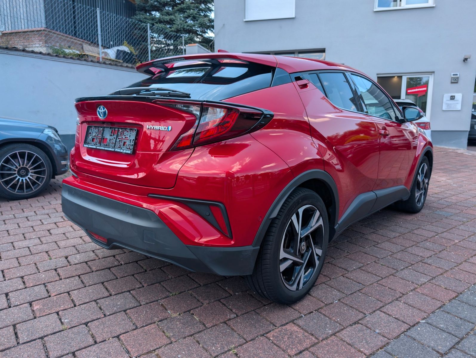 Toyota C-HR Hybrid - Samsaru's Car Outlet