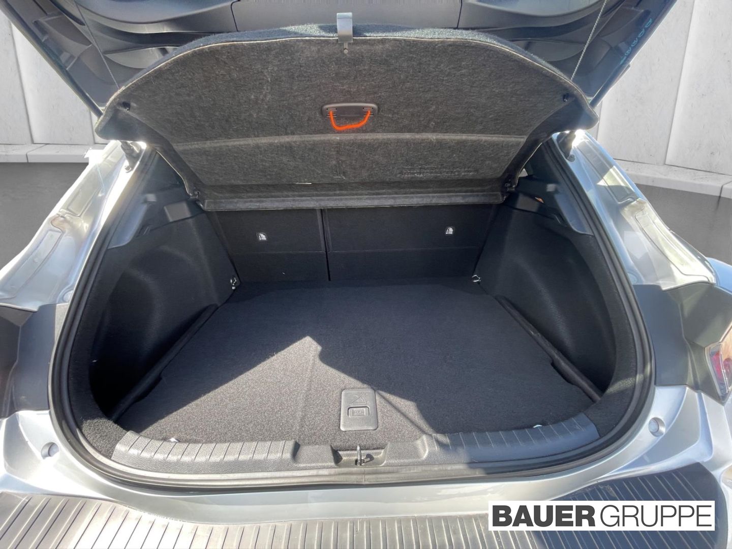 Toyota Corolla Hybrid Club 2.0 - Samsaru's Car Outlet