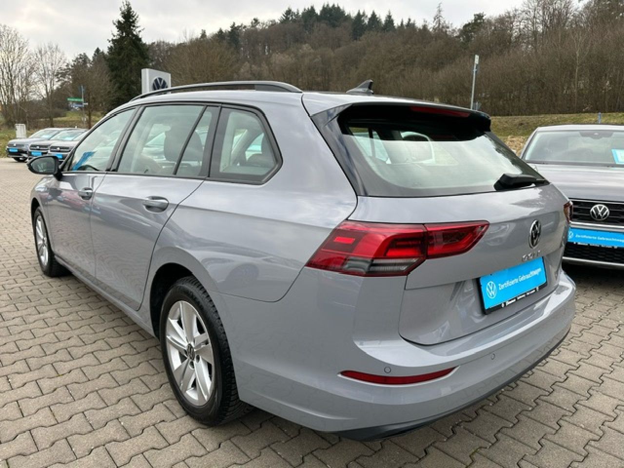 Volkswagen Golf VIII Variant Life 1.5 TSI - Samsaru's Car Outlet