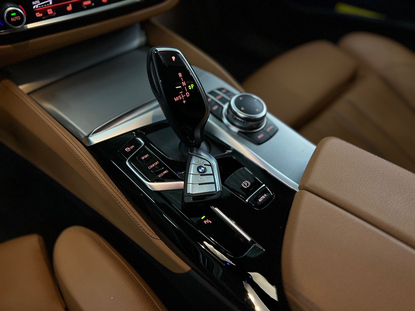 BMW 520d xDrive Luxury Line|LASER|LIVE-COCKPIT|1.HD