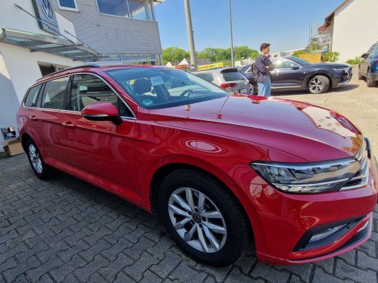 Volkswagen Passat Variant 2.0 TDI Business DSG - Samsaru's Car Outlet