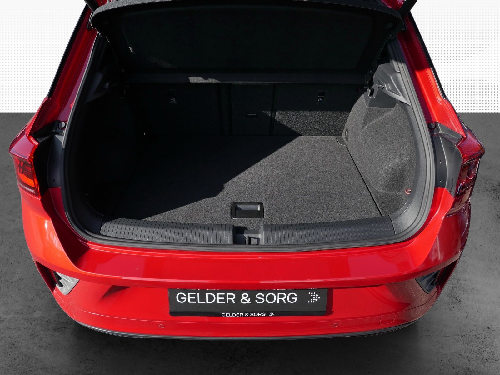 Volkswagen T-Roc R-Line 2.0 TSI 4x4 - Samsaru's Car Outlet