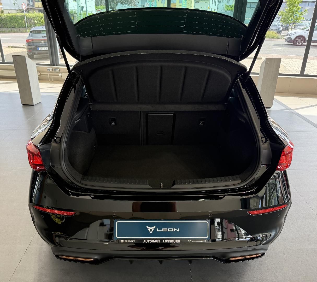 Cupra Leon VZ 1.4 e-Hybrid - Samsaru's Car Outlet
