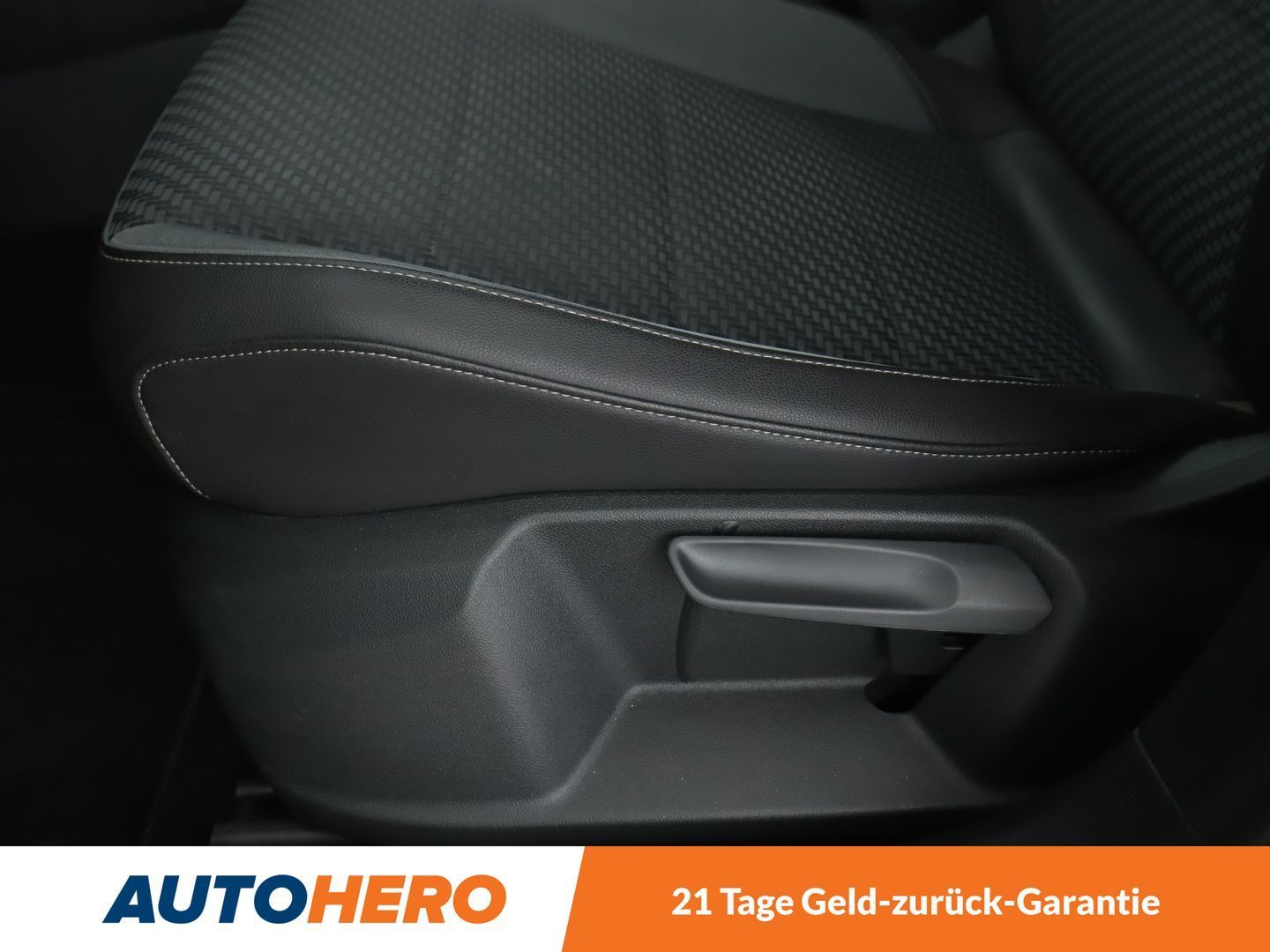 Volkswagen T-Roc 1.5 TSI ACT Sport - Samsaru's Car Outlet
