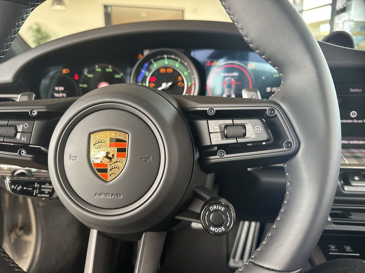 Porsche 992 TURBO 50 JAHRE HERITAGE DESIGN PAKET