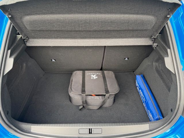 Peugeot 208 Active Pack Elektro - Samsaru's Car Outlet