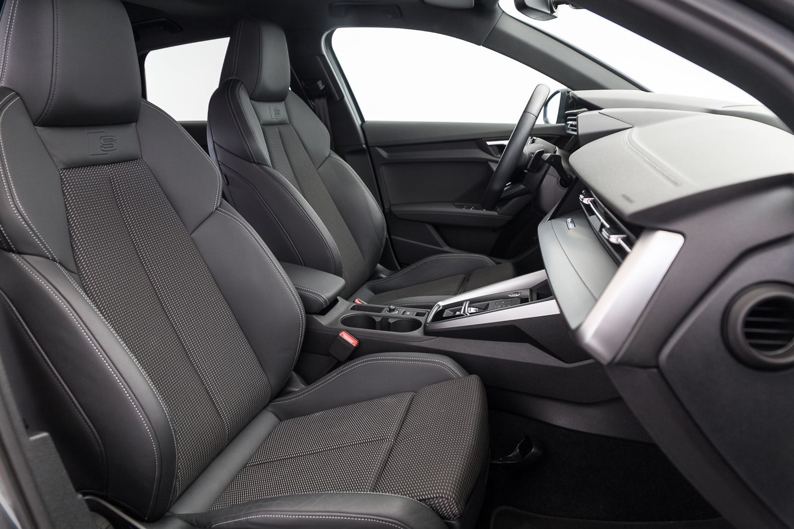 Audi A3 Sportback TFSI e S line - Samsaru's Car Outlet
