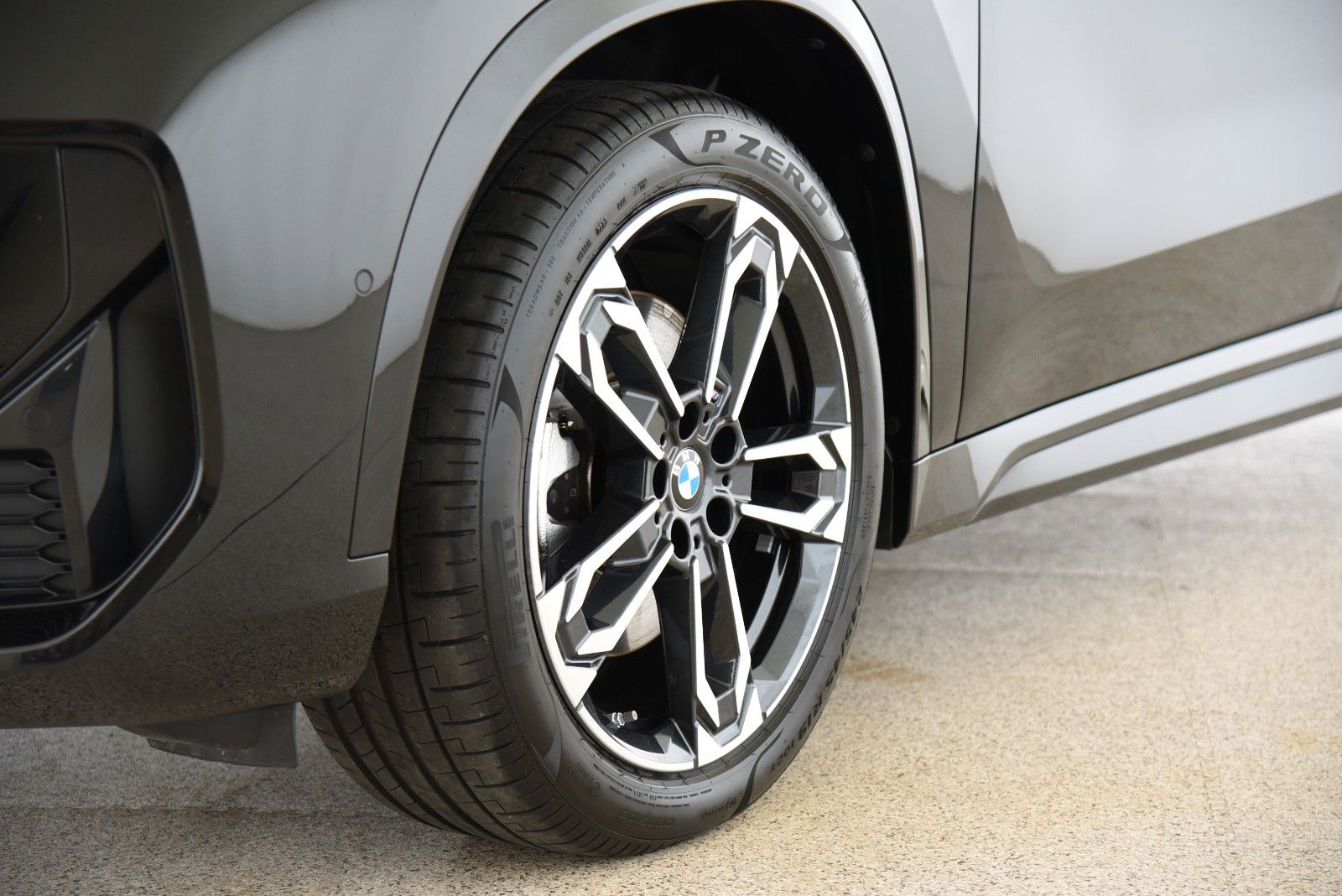 BMW X1 xDrive23d M Sportpaket - Samsaru's Car Outlet