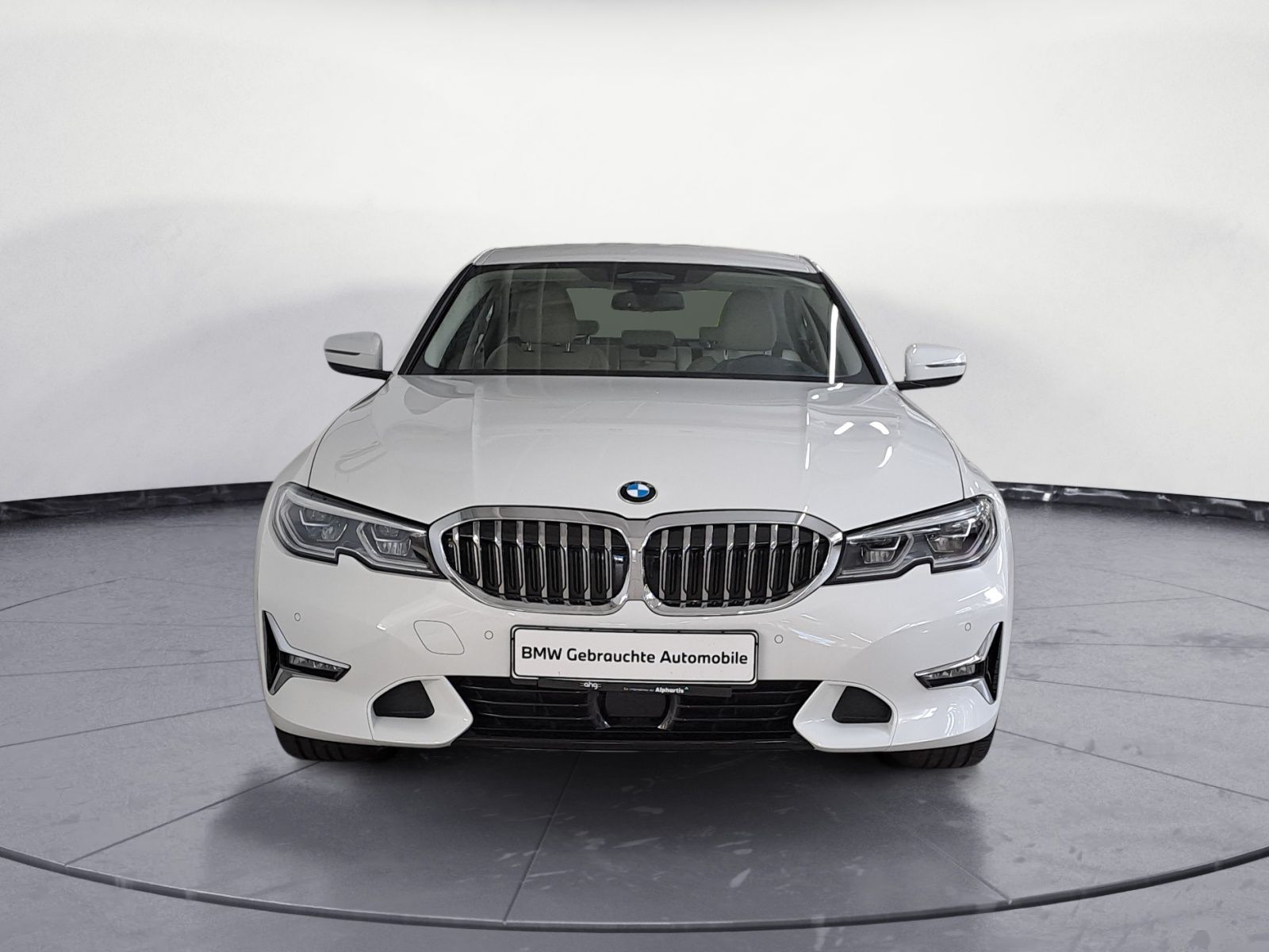 BMW 330e Luxury Line - Samsaru's Car Outlet