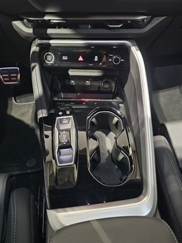 Audi Q5 TFSI S Line Pano Beifahrerdis.AHK 360'' 20 Zo