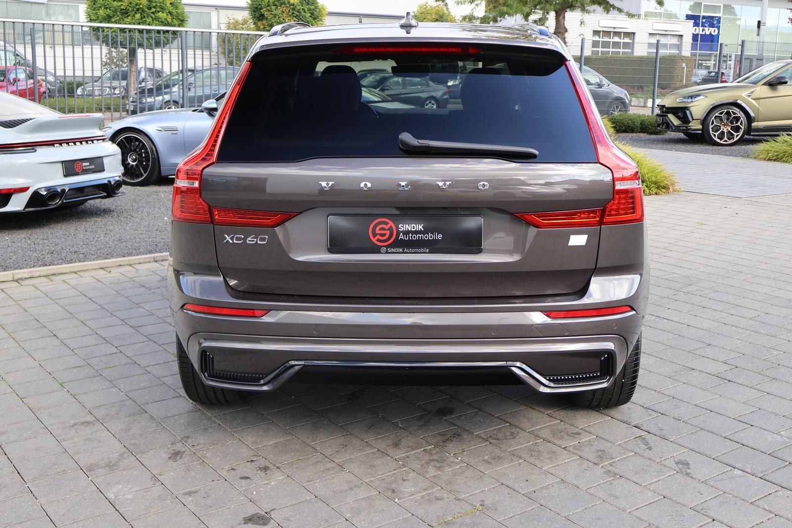 Volvo XC60  T8 AWD R Design Hybrid  Pano-AHK-FACELIFT