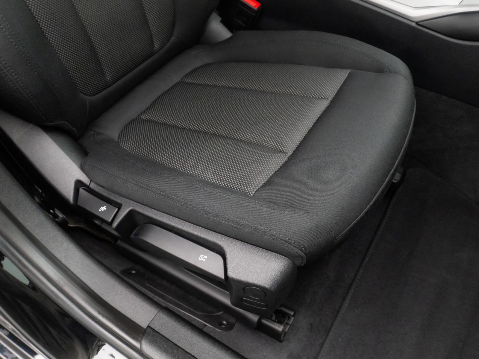 BMW 320e - Samsaru's Car Outlet