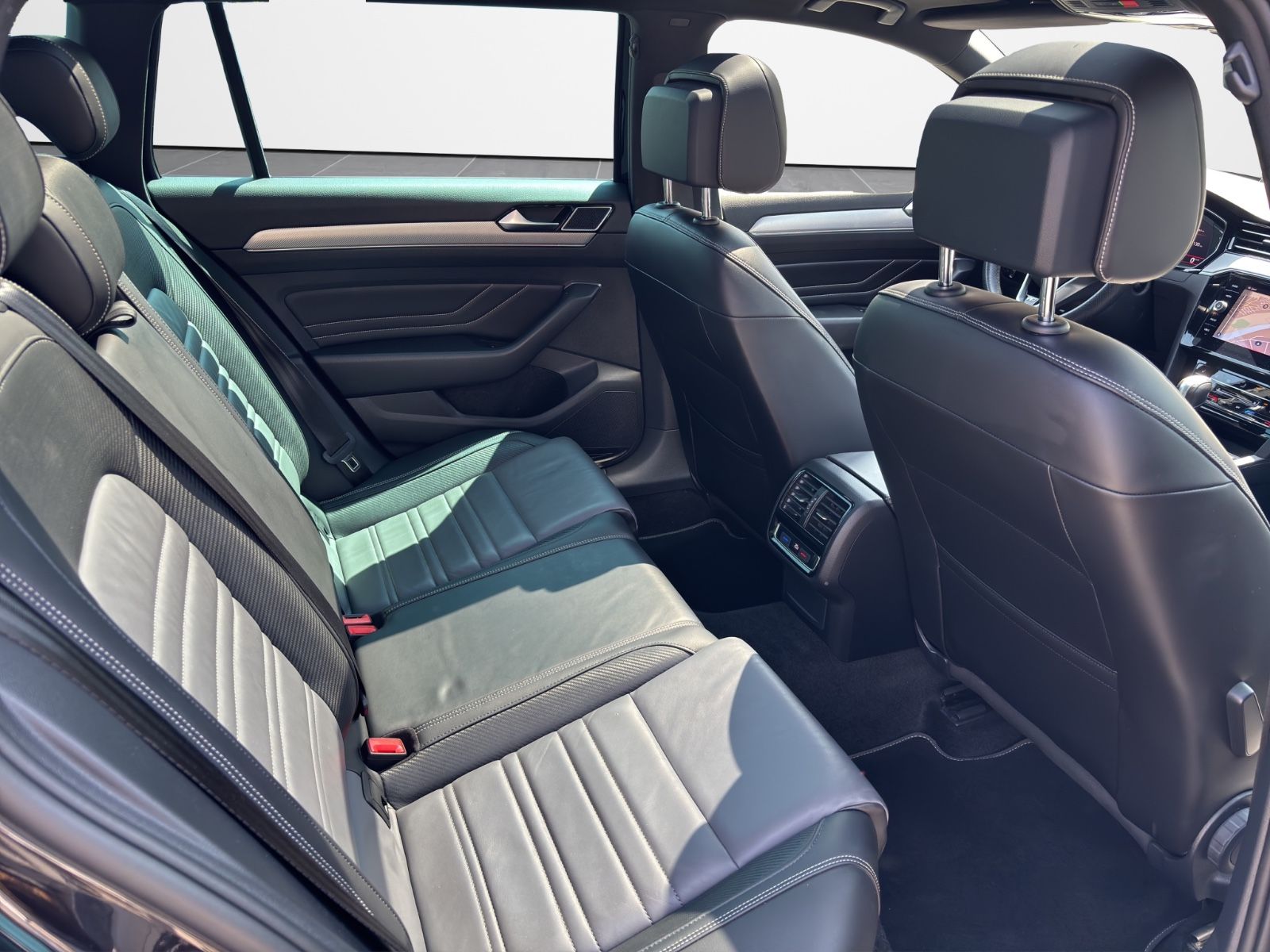 Volkswagen Passat R Line - Samsaru's Car Outlet