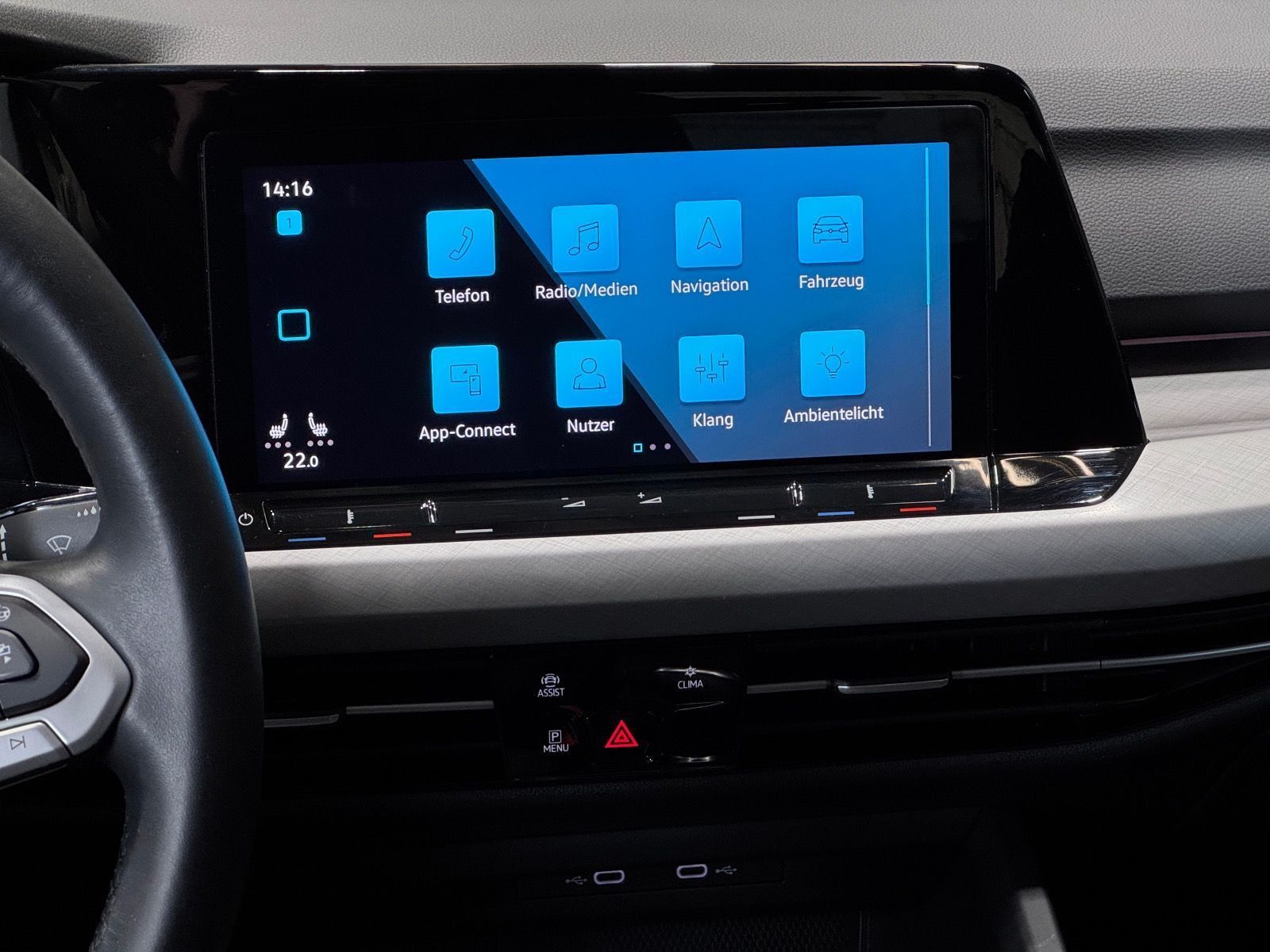 Volkswagen Golf Life 1.0 TSI - Samsaru's Car Outlet