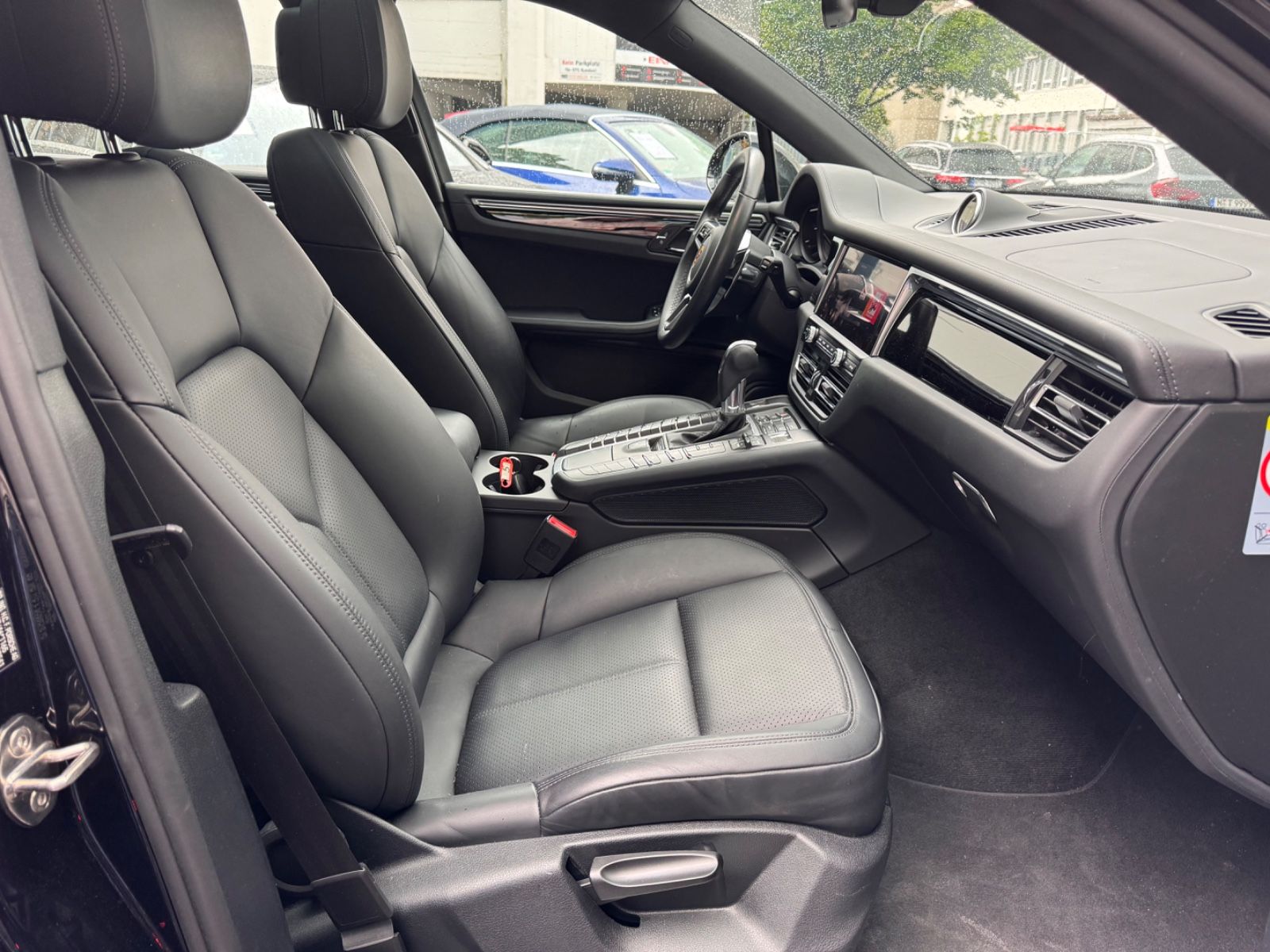 Porsche Macan S - Samsaru's Car Outlet