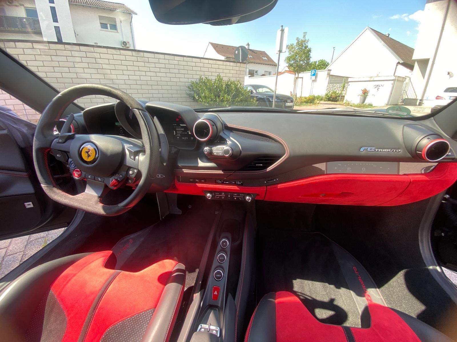 Ferrari F8 Tributo *Lift*Carbon*ACC*Racing Sitze*JBL*BFD