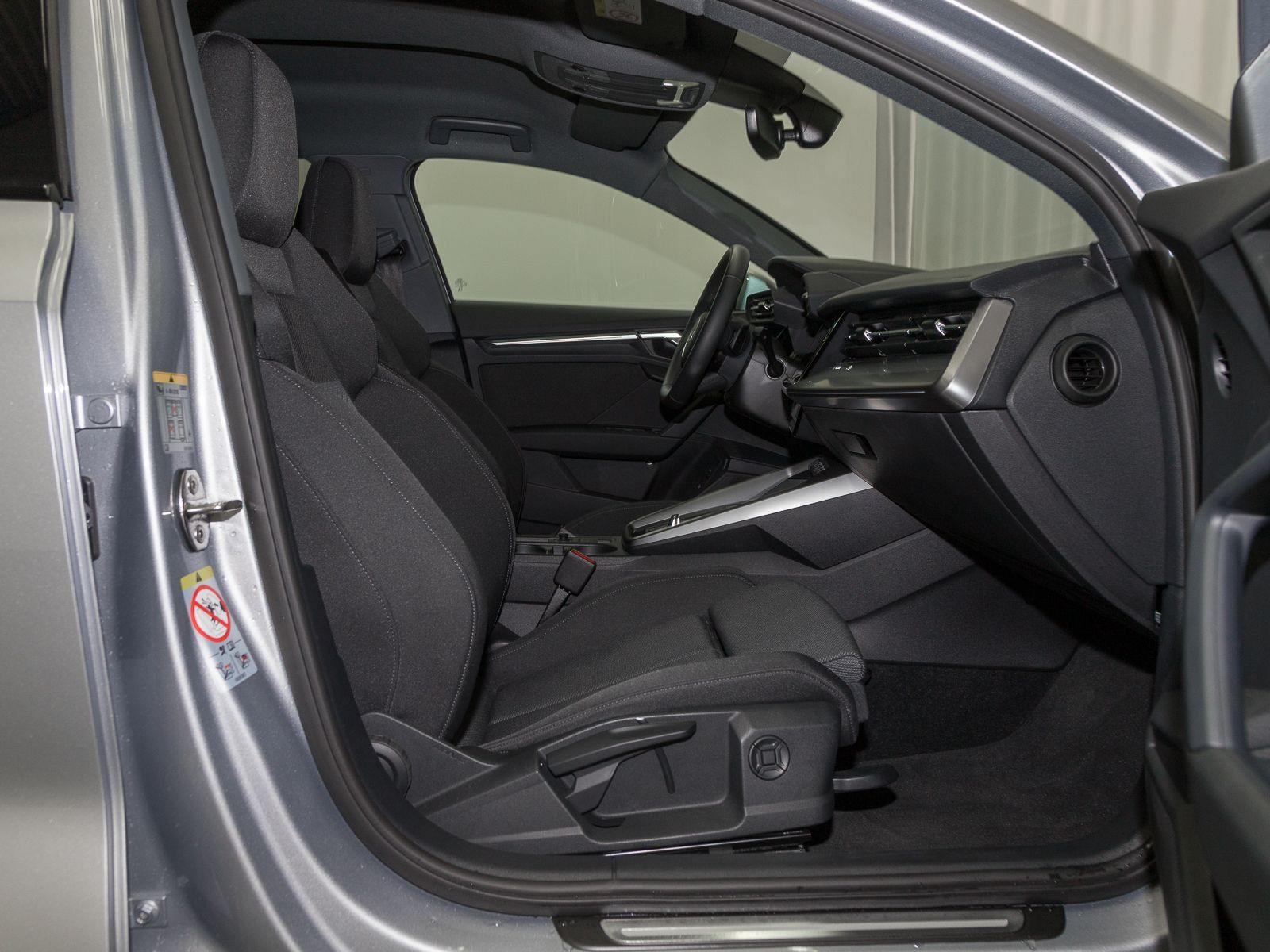 Audi A3 Sportback 40 TFSIe ADVANCED - Samsaru's Car Outlet