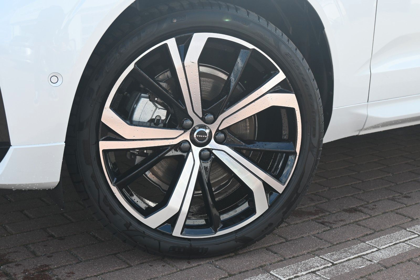 Volvo XC60 B4 D AWD Ultimate Dark*STDHZG*360°*LUFT*ACC