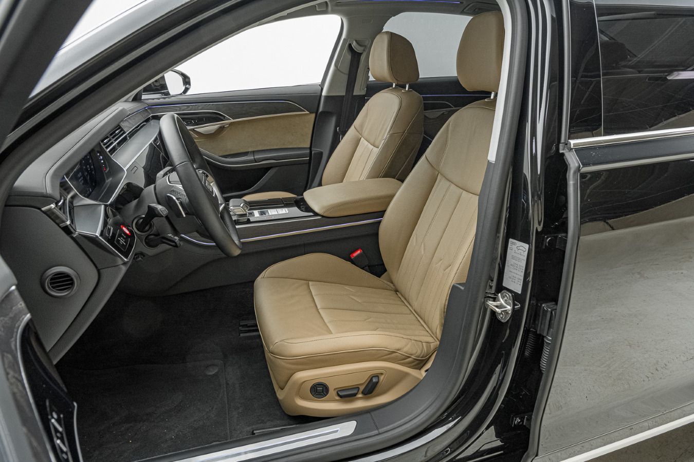 Audi A8 L 60 TFSI e quattro - Samsaru's Car Outlet