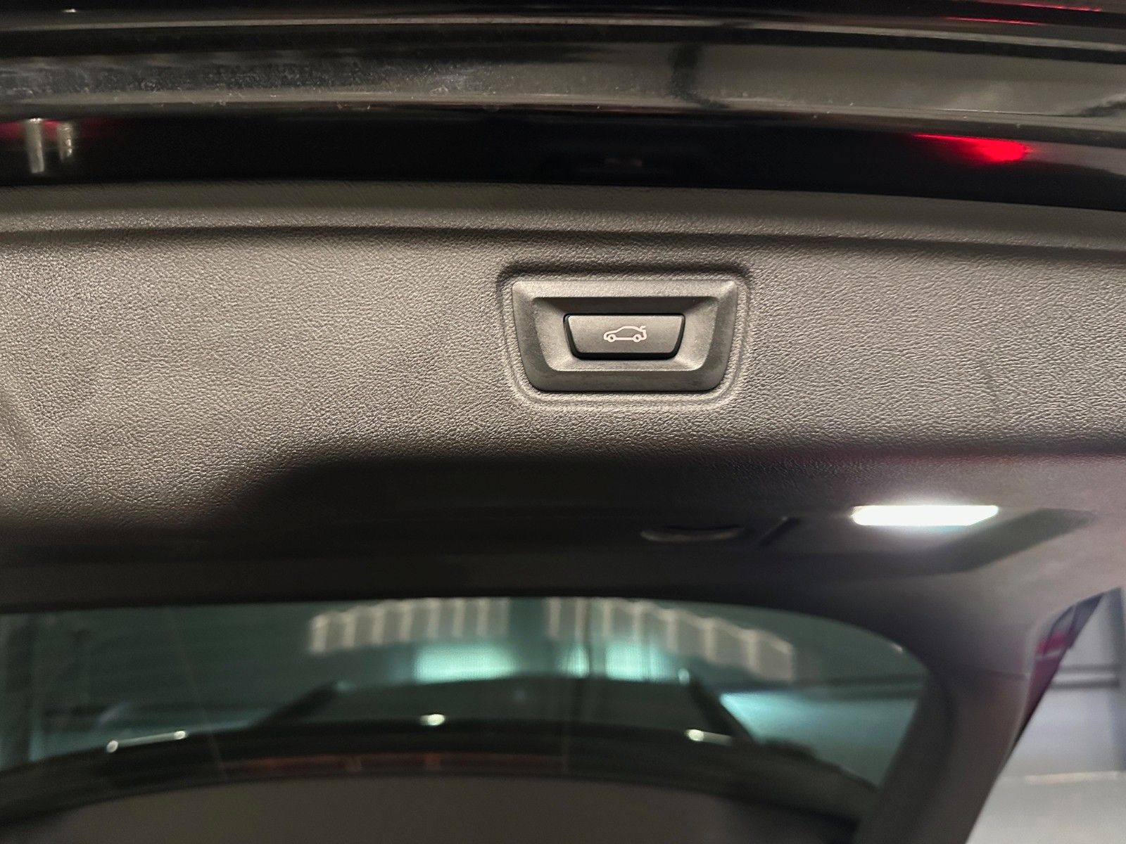 BMW 320d touring xDrive M-Sport Innovation - Samsaru's Car Outlet