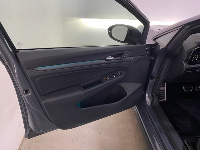 Volkswagen Golf VIII GTI 2.0 TSI DSG PANO+LEDER+HUD