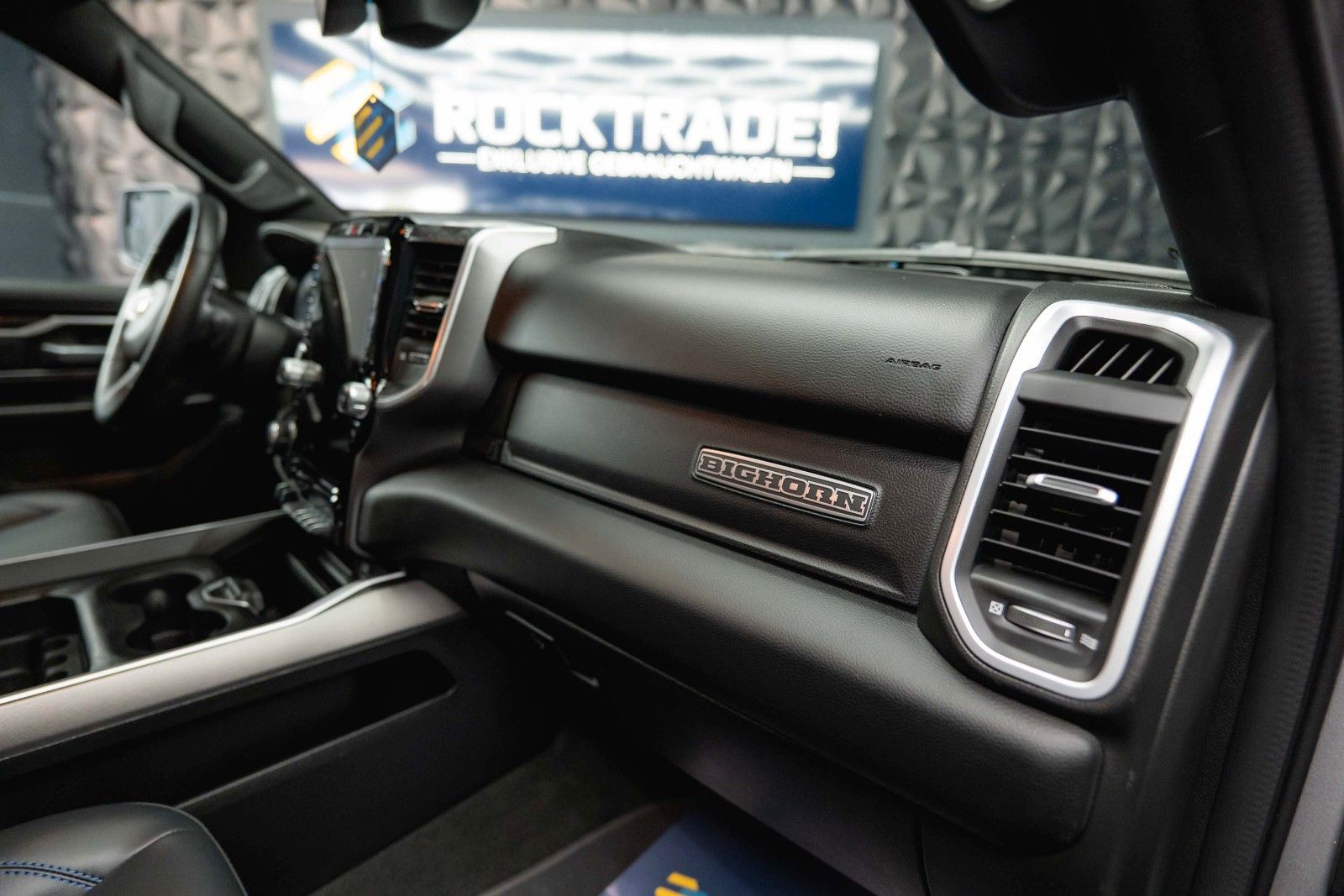 Dodge RAM 5.7 V8 HEMI 4x4 OFFROAD Night PUNISHER 19%