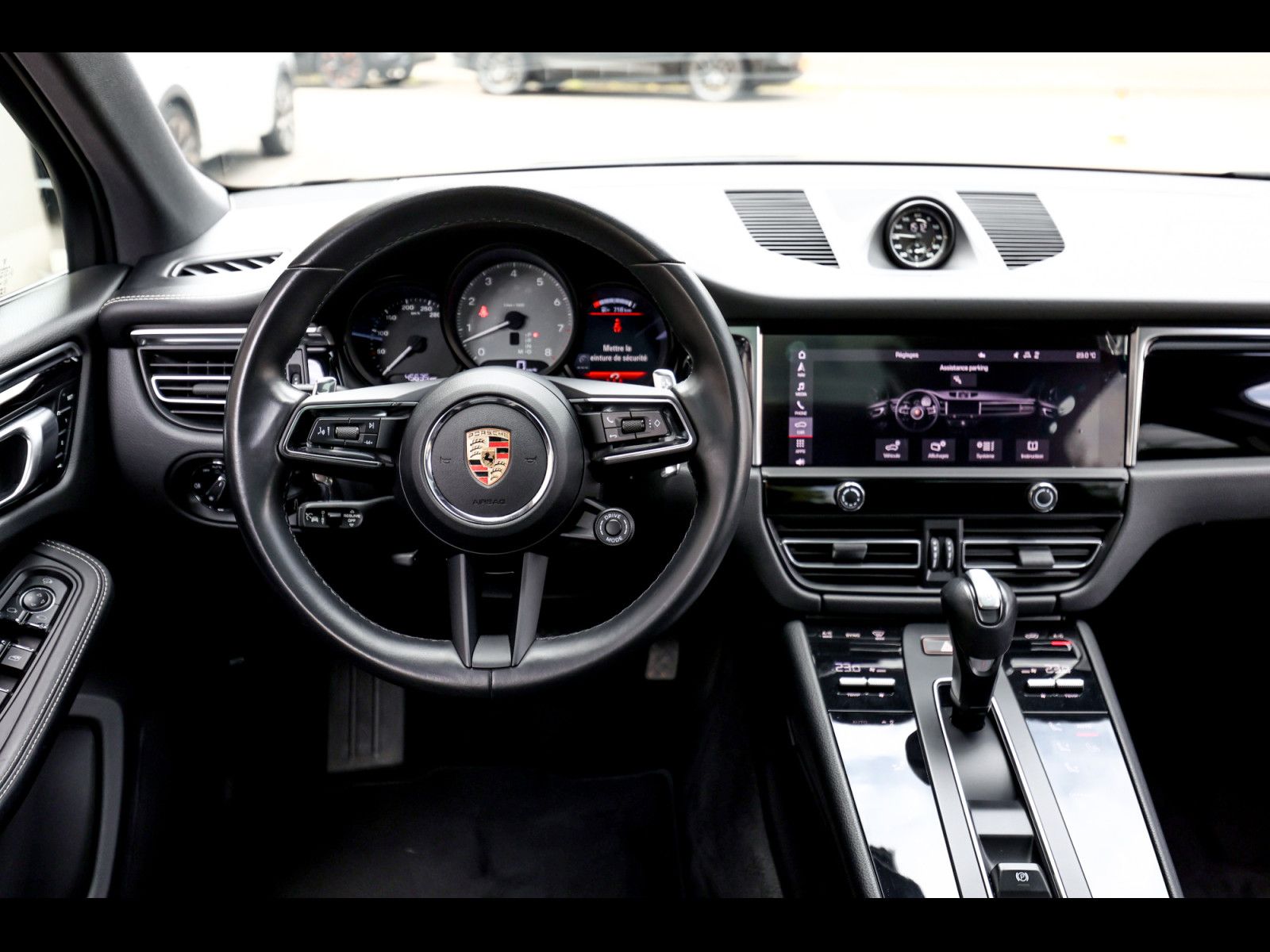 Porsche Macan III S PDK - Samsaru's Car Outlet