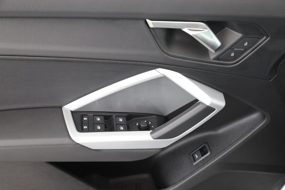 Audi Q3 35 TDI quattro S tronic S line - Samsaru's Car Outlet