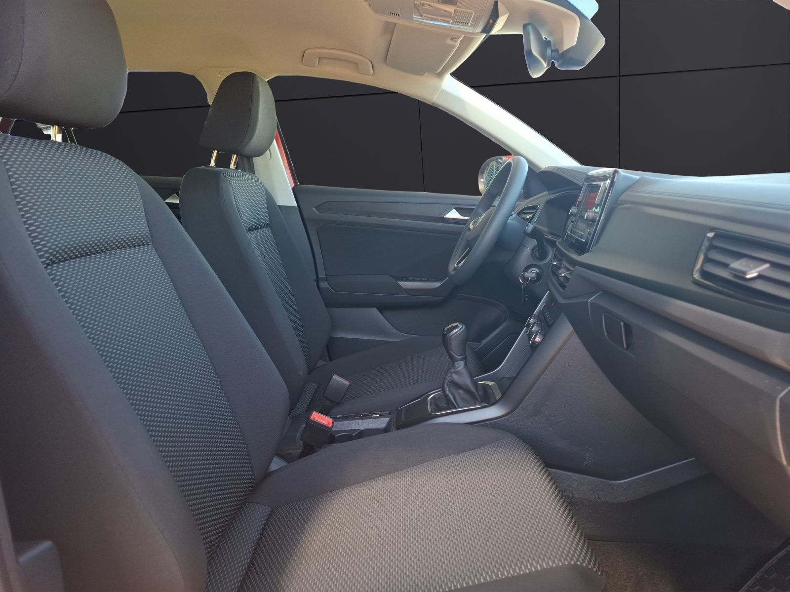 Volkswagen T-Roc TSI - Samsaru's Car Outlet