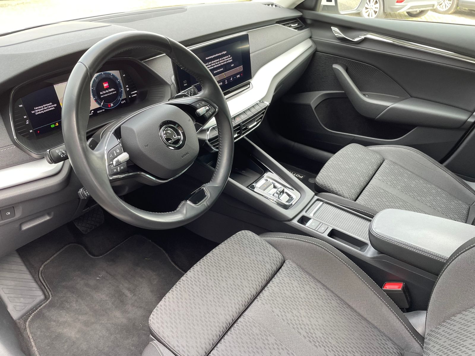 Skoda Octavia Combi 2.0 TDI Style - Samsaru's Car Outlet