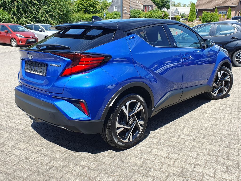Toyota C-HR Hybrid Team - Samsaru's Car Outlet