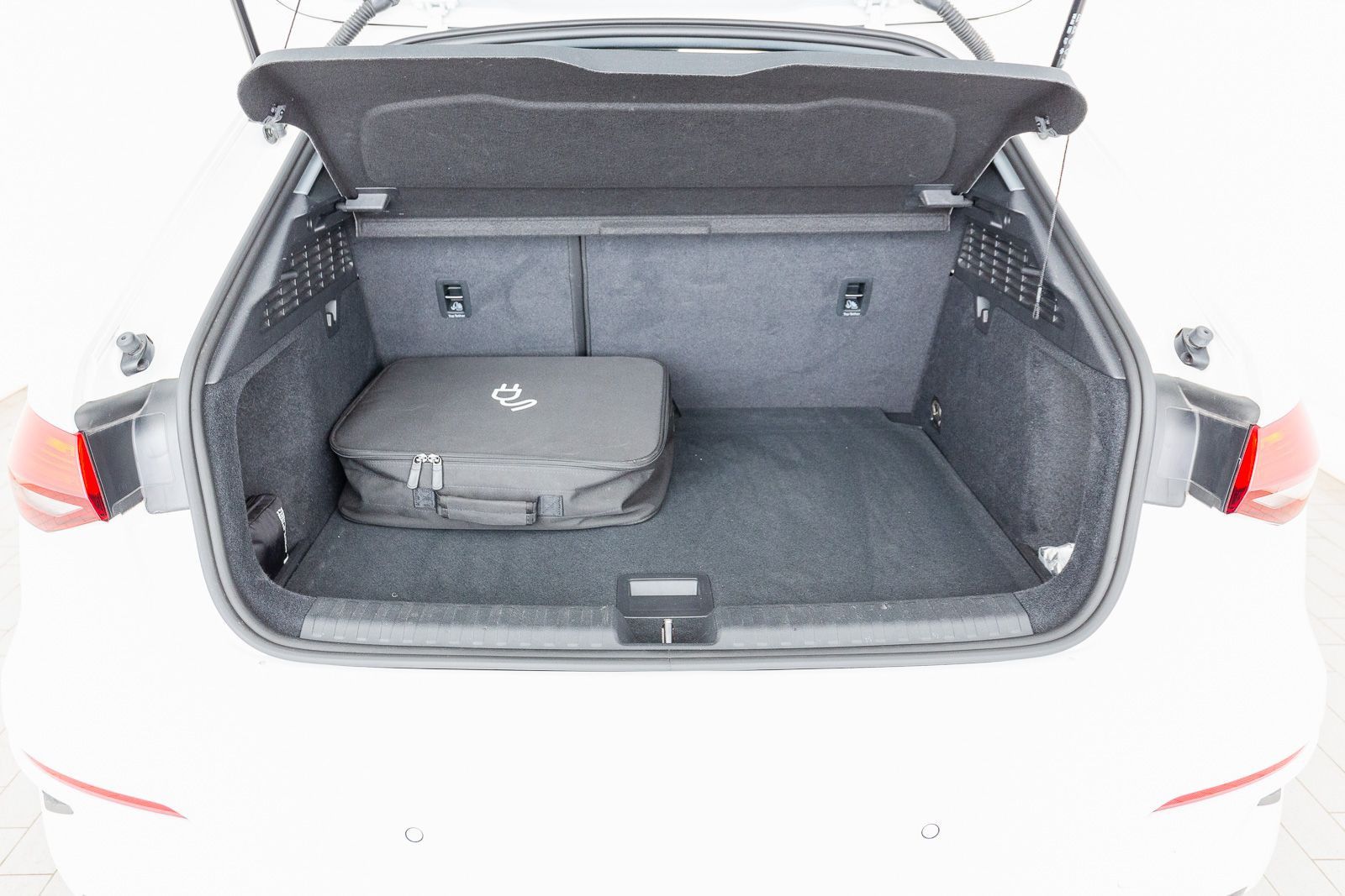 Audi A3 Sportback advanced 40 TFSI e S tr. LED PDC