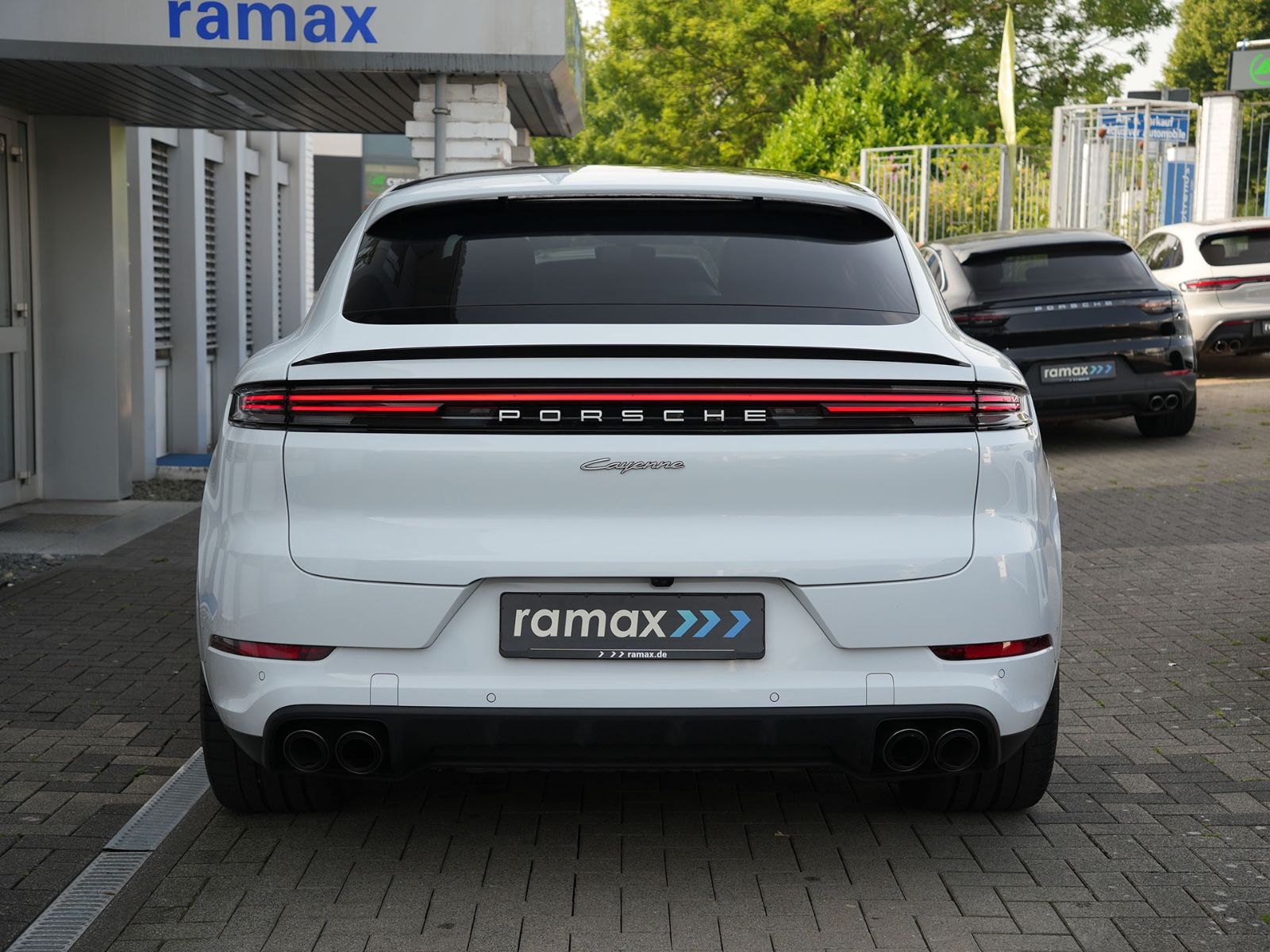 Porsche E-Hybrid Coupé SPORTDESIGN-ACC-LUFTF.-PANO-VOLL