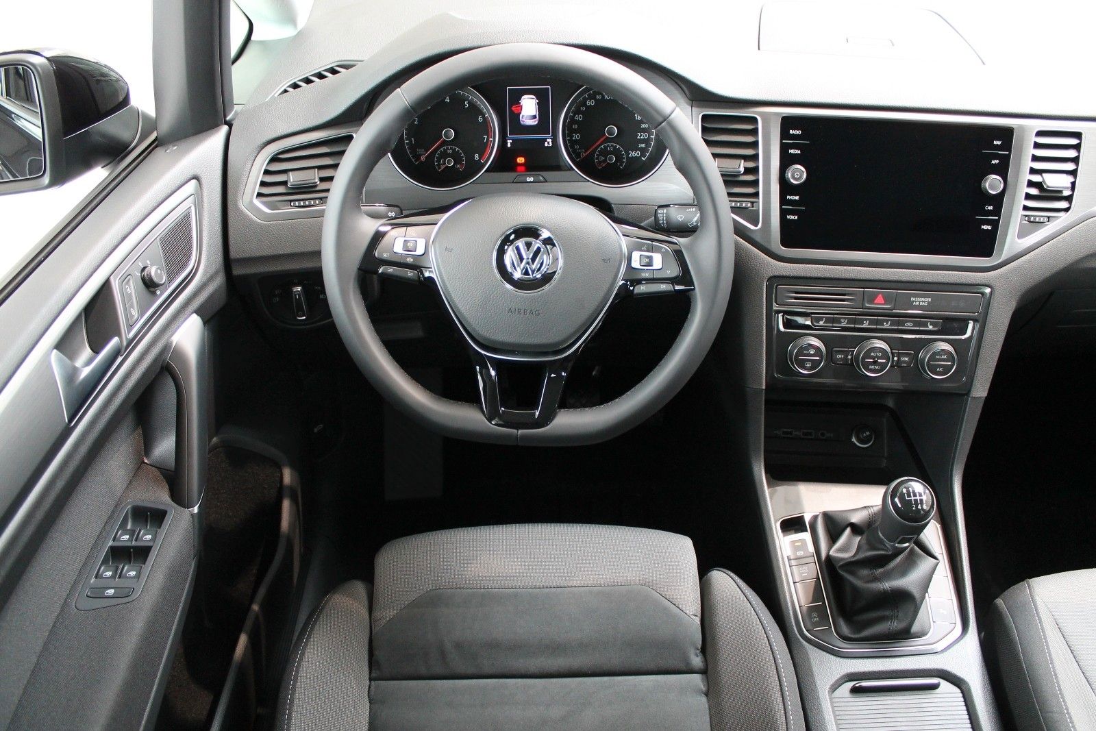 Volkswagen Golf Sportsvan 1.5 TSI ACT Comfortline - Samsaru's Car Outlet