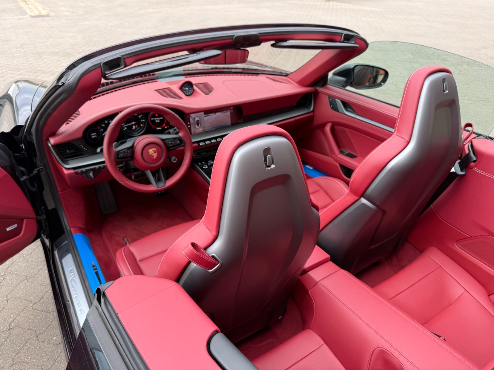 Porsche 911 992 CARRERA 4 CABRIOLET, SPORTABGAS, CHRONO