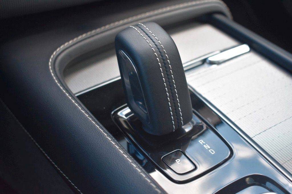 Volvo XC90 B5 D AWD R-Design*PANO*STHZ*LUFT*360*H&K*QI