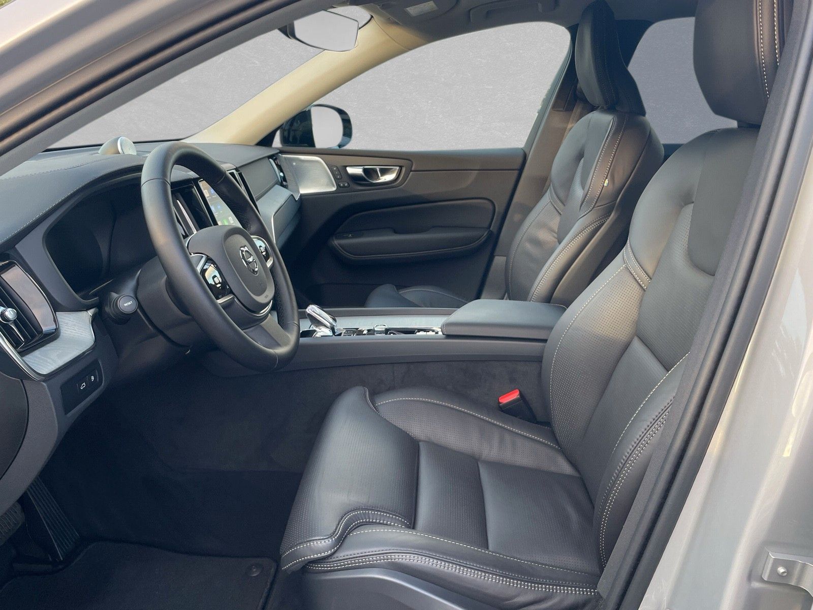 Volvo XC60 T8 Plug-in Hybrid AWD Ultra Dark AHK