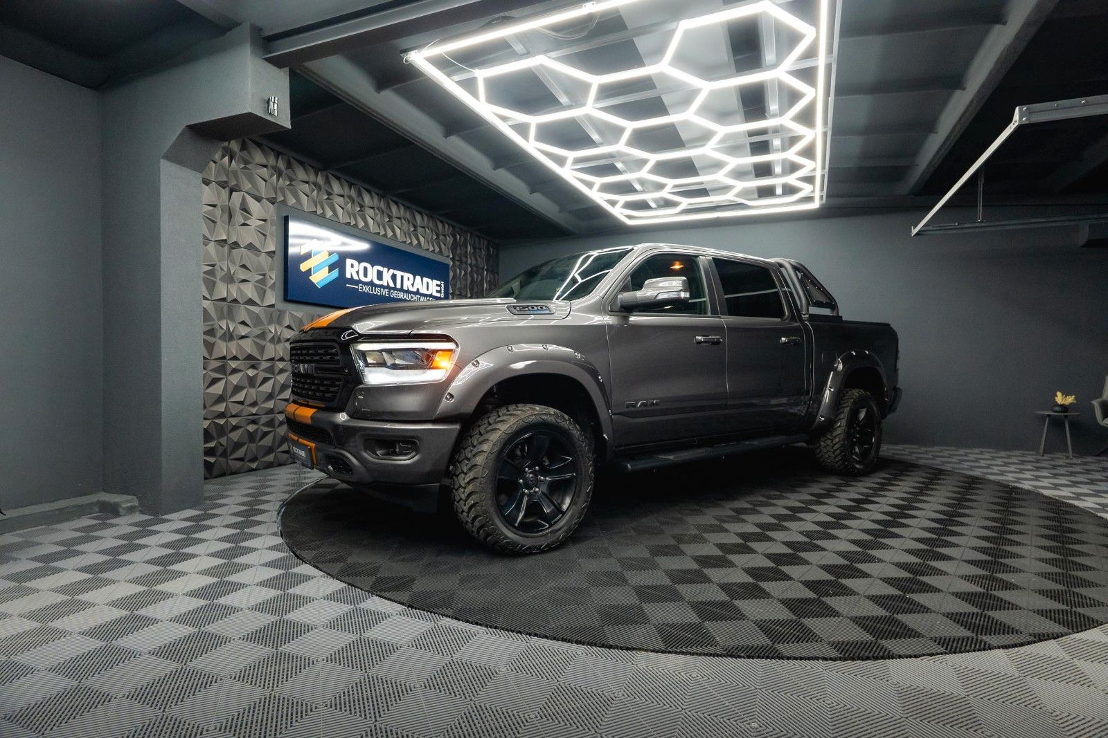 Dodge RAM 5.7 V8 HEMI 4x4 OFFROAD Night-Paket *LED*19%