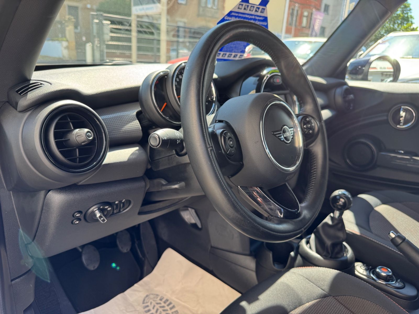 MINI COOPER 1.5 PEPPER - Samsaru's Car Outlet