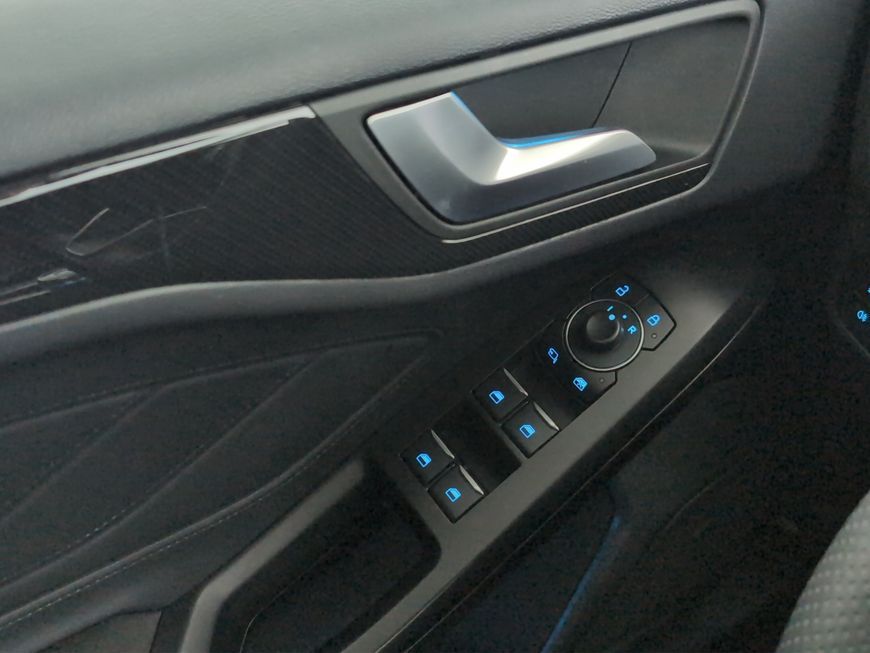 Ford Focus Turnier 1.5  Aut. ST-LINE X AHK+LED+NAVI+S