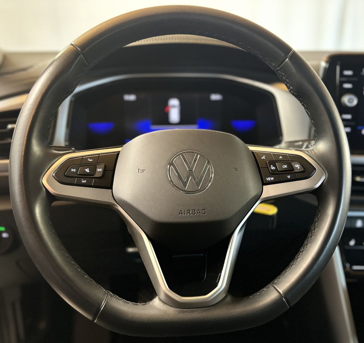 Volkswagen T-Roc Life - Samsaru's Car Outlet